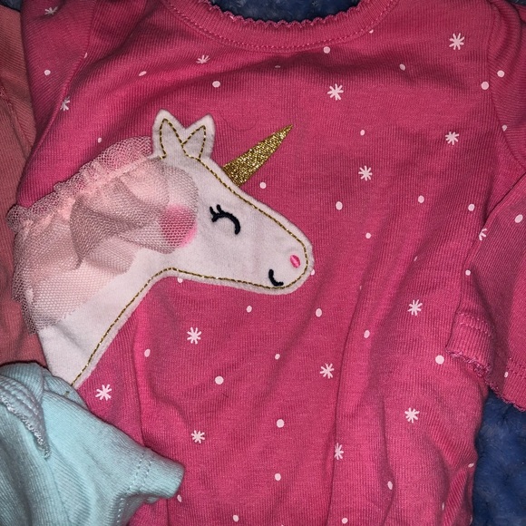 NWOT Carters Newborn 3 outfits! 7 pcs - Picture 3 of 6